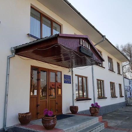 Hotel Adina Riscani Exterior foto
